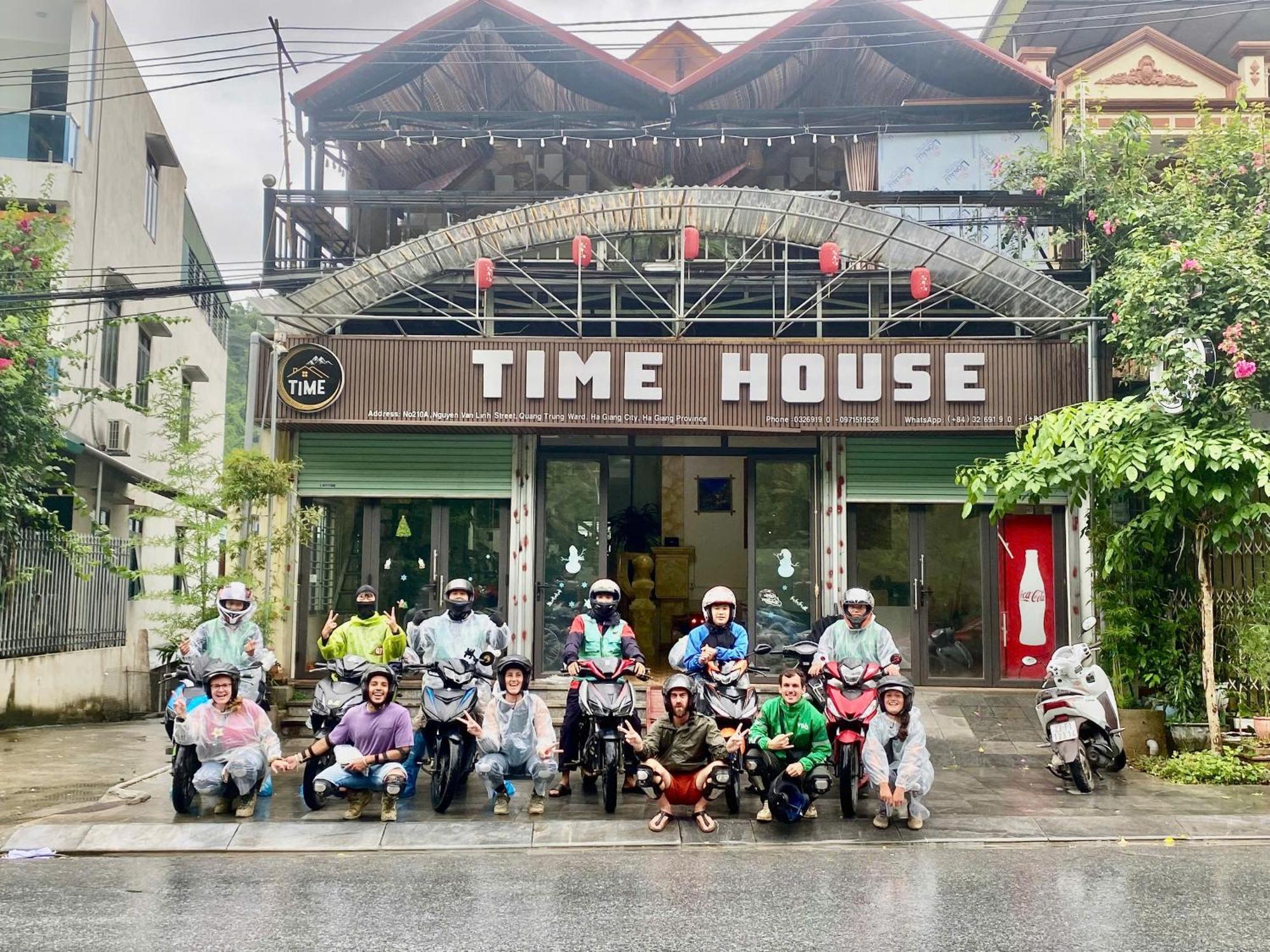 Time House - Tours & Motorbikes Rental Ha Giang Exterior photo